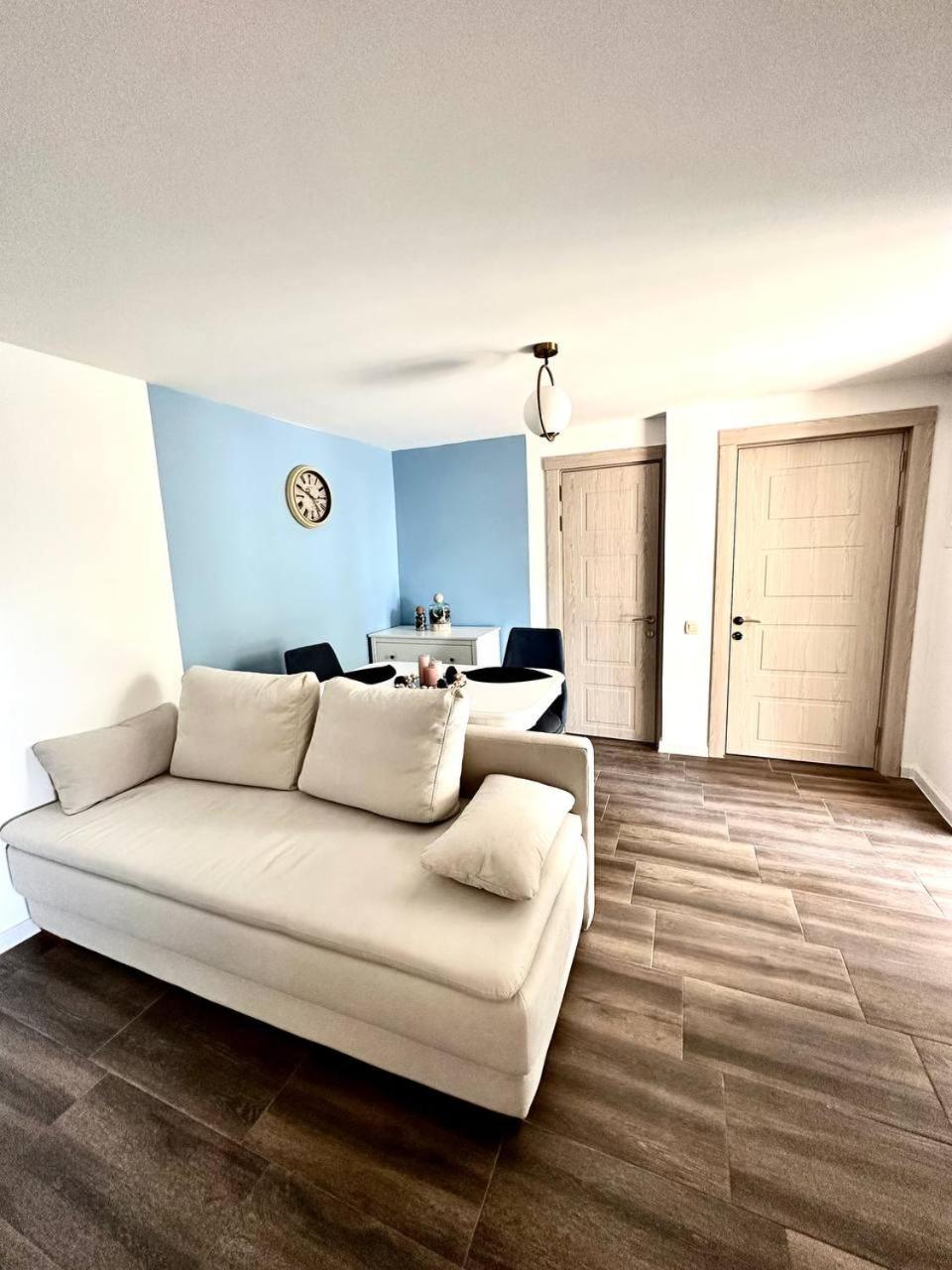 Apartman House Bar