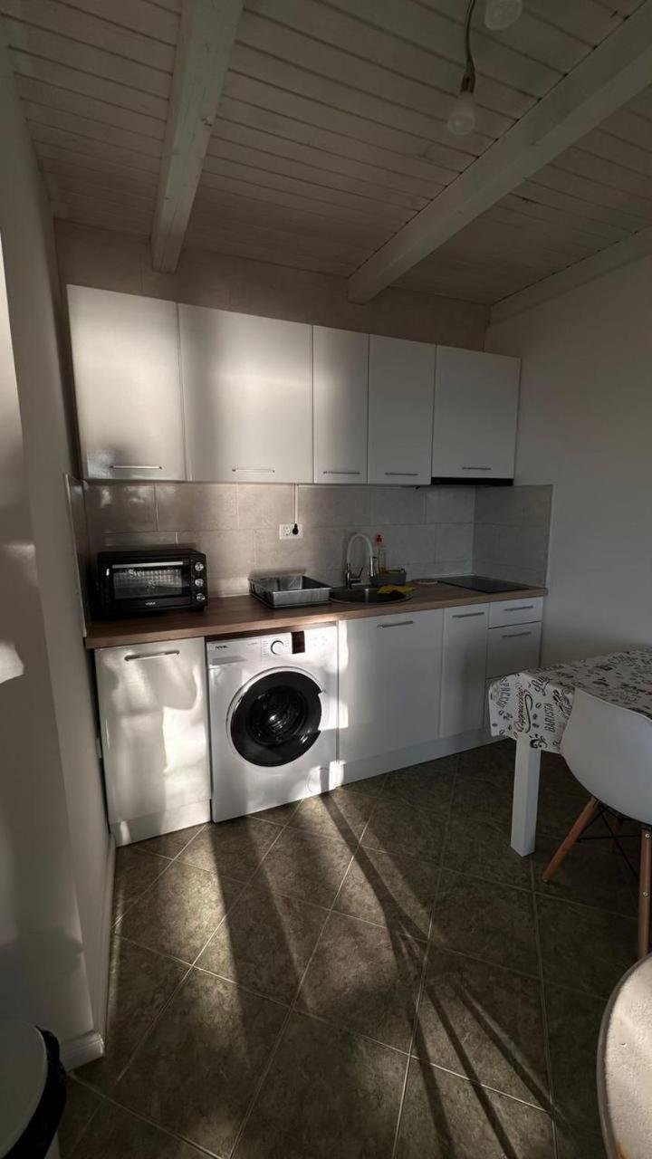 House Apartman *