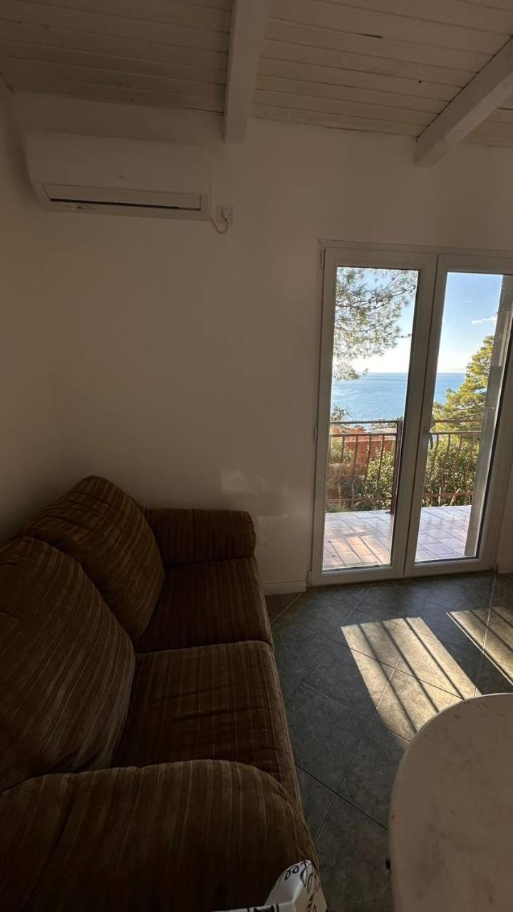 House Apartman Bar